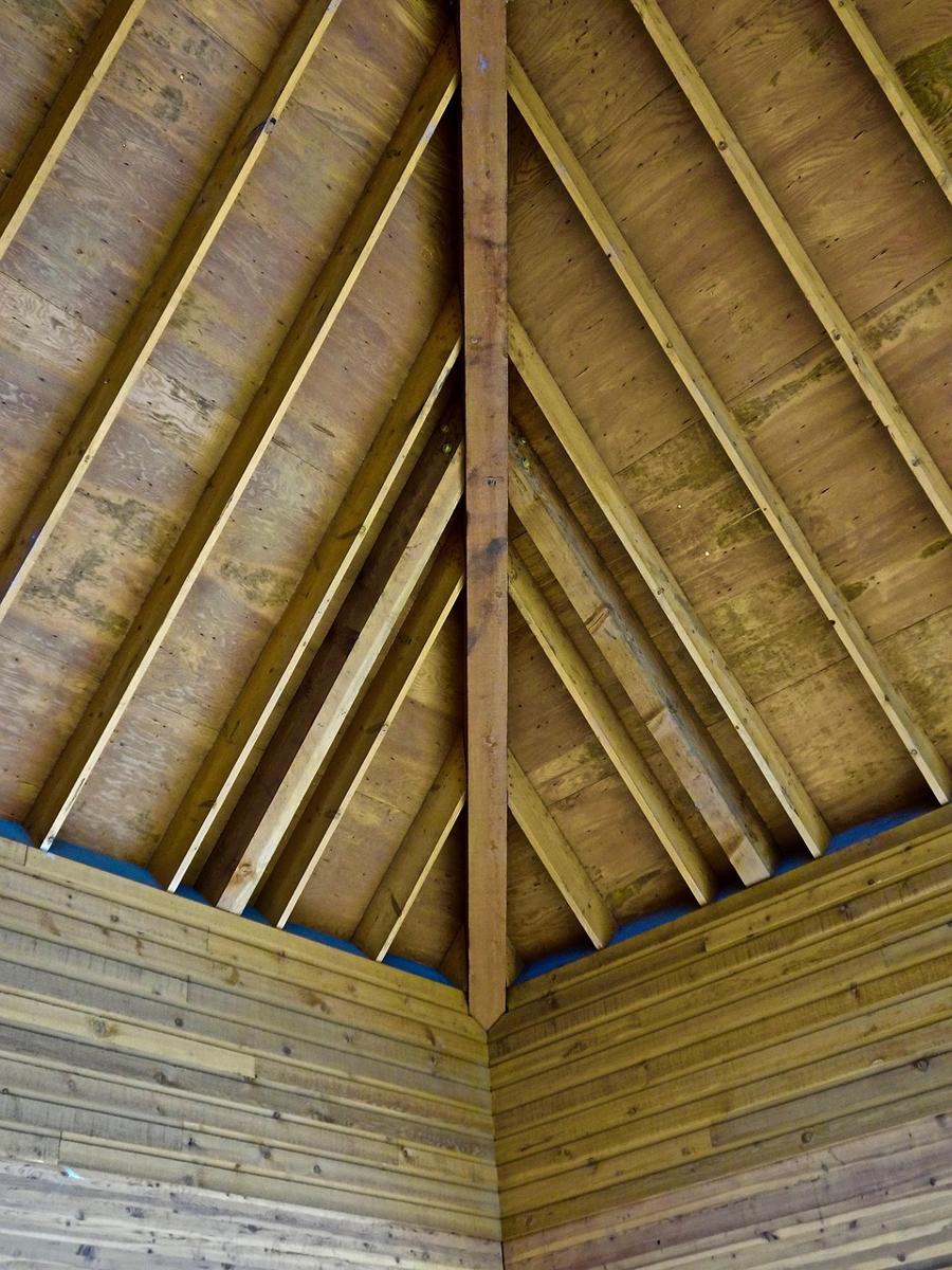 wooden construction-844e140e21944117b3e2b791410e447e.jpg wooden construction